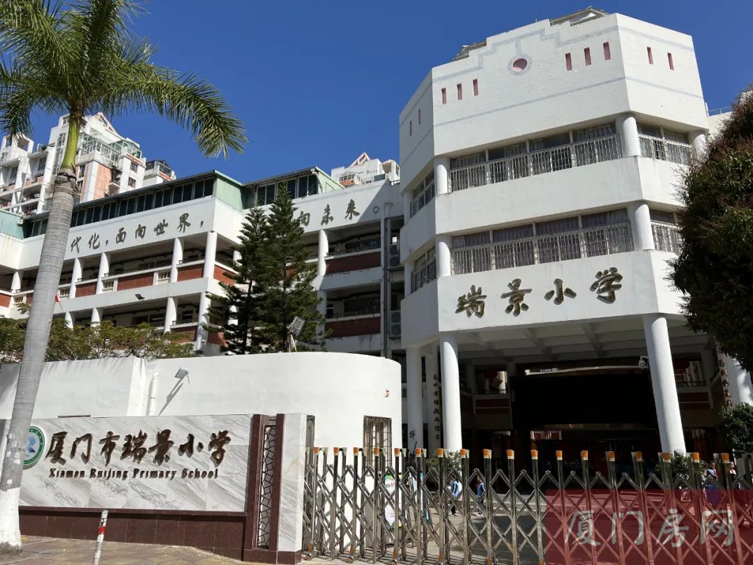 宿舍楼设计 无环境无绿化！开云体育这房子竟破85万㎡成交？(图4)
