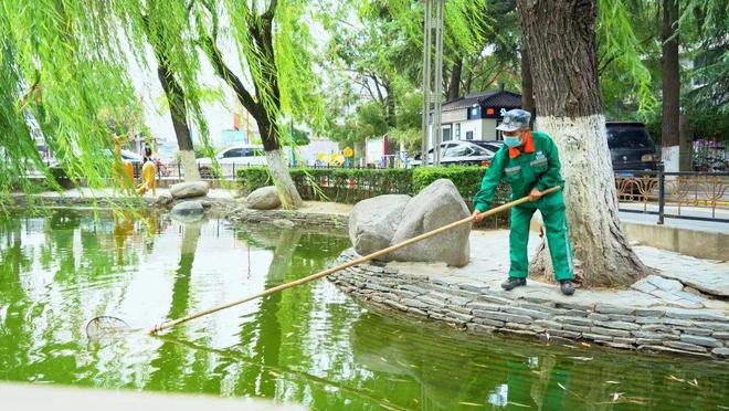 开云体育“城”人之美 榜样力量|李美婷:一股“牛”脾气扮靓绿化路(图5) 开云体育“城”人之美 榜样力量|李美婷:一股“牛”脾气扮靓绿化路(图5)