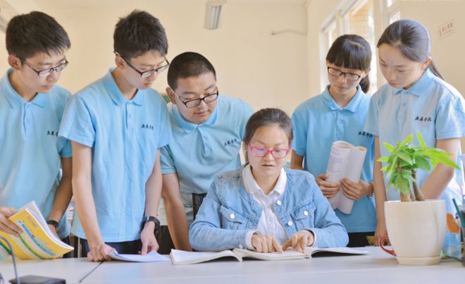 开云体育弥勒这所大自然里的学校！真绿真漂亮！(图6)
