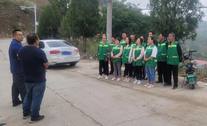 开云体育将青春奉献园林事业 用忠诚担当绿色使命——市园林绿化中心虎山片区管护负责人魏小龙(图1) 开云体育将青春奉献园林事业 用忠诚担当绿色使命——市园林绿化中心虎山片区管护负责人魏小龙(图1)