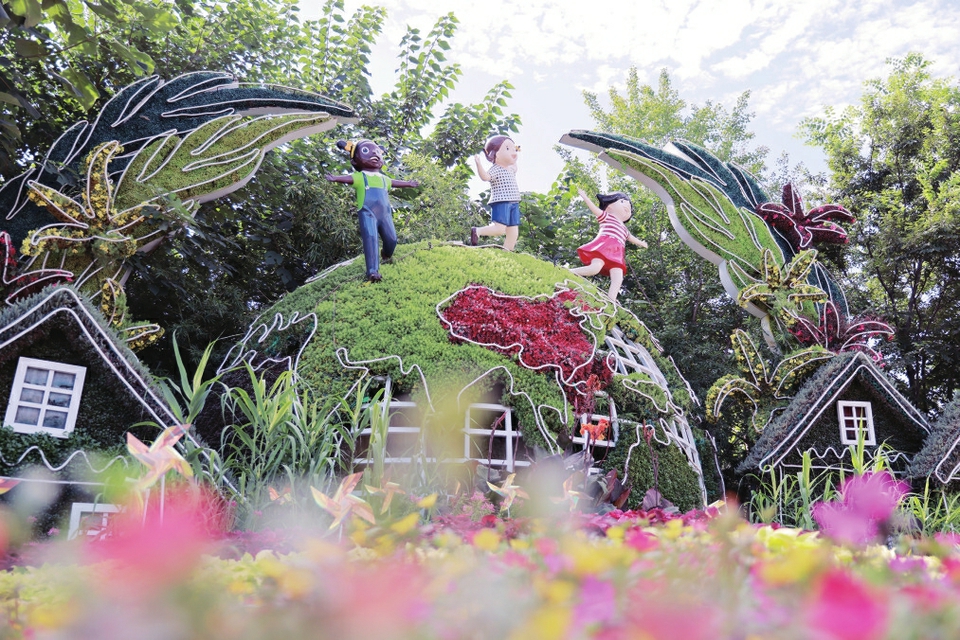 助力争创全国文明典开云体育范城市 市中园林推进园林绿化养护(图2)