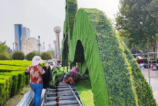 开云体育 开云平台运城市区：摆花布景正当时 装扮城市迎旅发(图7)