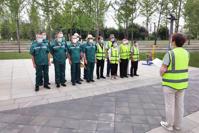 大学习 大练开云体育 开云官网兵 大比武 班前教育铸“匠心” 打造园林先锋队伍(图2)