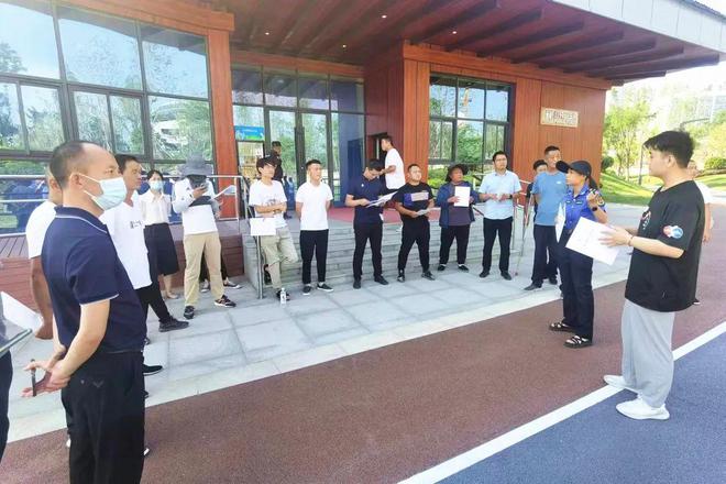 大学习 大练开云体育 开云官网兵 大比武 班前教育铸“匠心” 打造园林先锋队伍(图1)