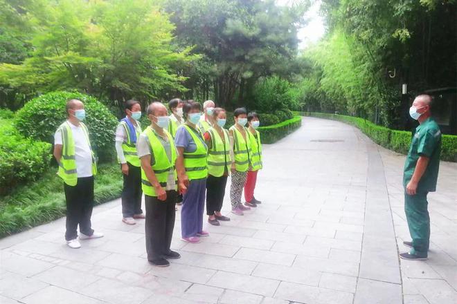 大学习 大练开云体育 开云官网兵 大比武 班前教育铸“匠心” 打造园林先锋队伍(图3)