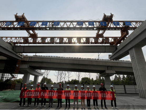 开云体育 开云平台嘉兴快速路项目基本实现规模化施工！海盐射线一期全线围挡施工！嘉南公路也变单车道了！(图2)