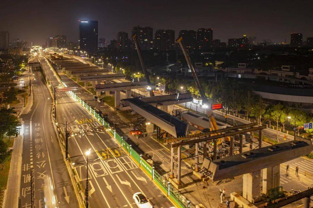开云体育 开云平台嘉兴快速路项目基本实现规模化施工！海盐射线一期全线围挡施工！嘉南公路也变单车道了！(图1)