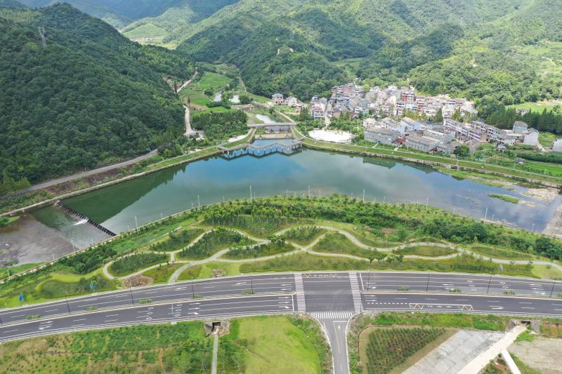开云体育 开云官网浙江宁海：森林温泉大道获评省级绿化美化精品道路和特色精品道路(图1)