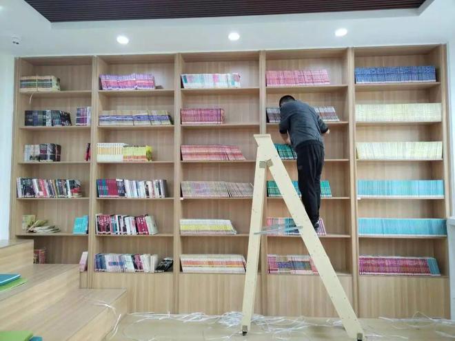 德治润化在行动｜嘉峪关市图书馆走进绿化社区开展社区书房标准化建设业开云体育 开云官网务辅导工作(图1)