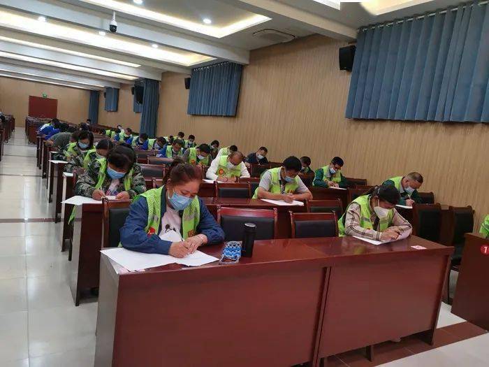 菏泽市职工职业技能大赛园林绿化养护修剪技能竞赛顺开云体育 开云平台利举行(图3)