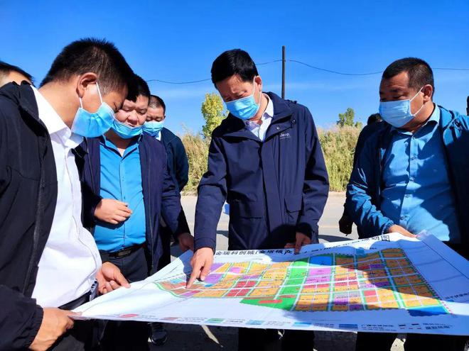 金塔县委副书记、县长杜新红就甘肃酒泉核产业园项目建设工作进行现场办公开云体育 开云官网(图2)