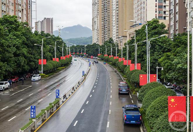 开云体育 开云平台重庆南川：扮靓城区 喜迎国庆(图4)