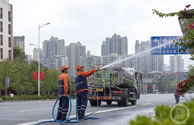 开云体育 开云平台重庆南川：扮靓城区 喜迎国庆(图5)