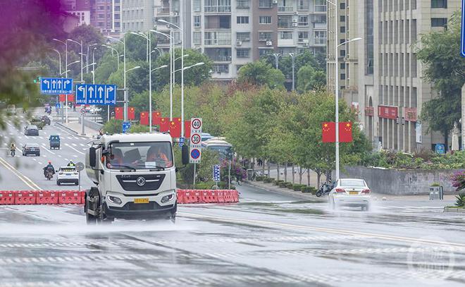 开云体育 开云平台重庆南川：扮靓城区 喜迎国庆(图9)