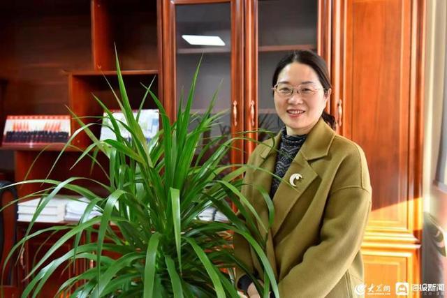 开云体育 开云平台潍坊寿光崔永英:让园林成为诚信阵地(图1) 开云体育 开云平台潍坊寿光崔永英:让园林成为诚信阵地(图1)