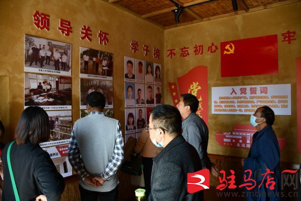 市园林绿化中开云 开云体育心南海公园支部 开展“奋进新征程 助农送技术 喜迎二十大”送技术下乡员志愿者服务主题日活动(图3)