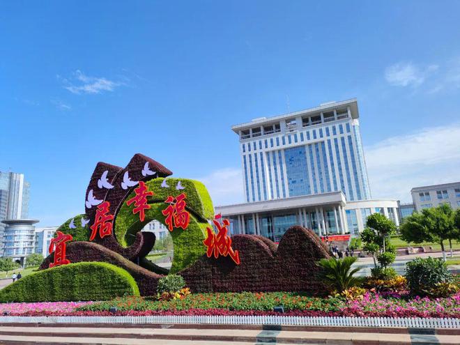 开云 开云体育园林美景入画来--园林部门持续提升绿化品质(图4)