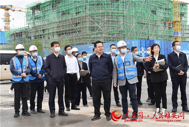 张国华调研新区道路绿化和环境整治及街道家具设计开云体育 开云官网工作(图1)
