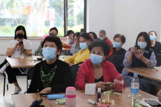 开云体育 开云平台2022年绿化大篷车专场活动 芳香疗法与健康生活 科普讲座如期举行(图1)
