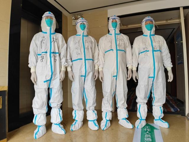 开云APP 开云体育正文走！荷塘城管人逆行而上硬核担当(图1)