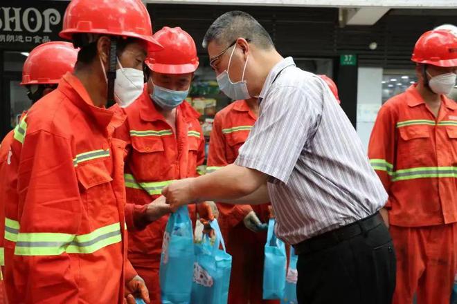 俞军：工作在开云APP 开云体育长宁大街小巷的董事长(图4)