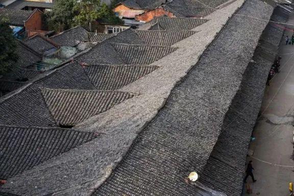 开云 开云体育在天府新区偶遇闫妮、谭松韵(图10)