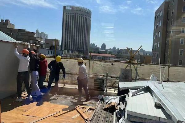拆除违开云 开云体育法建筑2562平方米 这个社区秒变“洁净美”(图1)