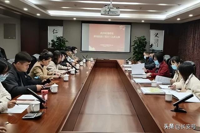 “匠心”大比拼只为城市更美丽——经开区城管局开展绿化设计比武大赛开云体育 开云平台(图1)