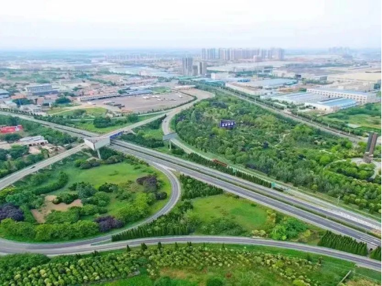 这场“掰头”很“绿色”！经开区举办2022年绿化设计比武大赛开云体育 开云官网(图1)
