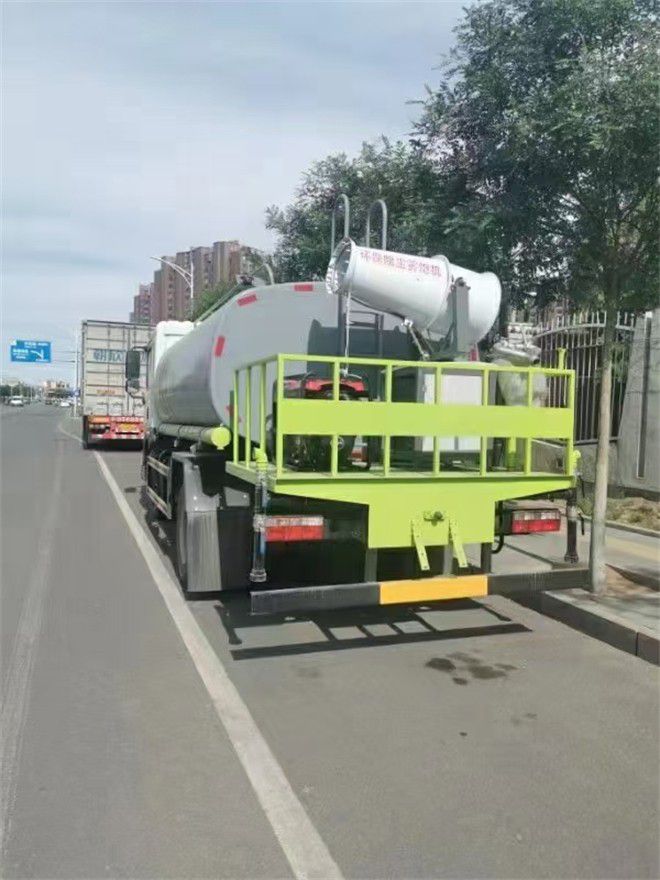 园林绿化道路洒水车厂家定制直销(图4) 园林绿化道路洒水车厂家定制直销(图4)