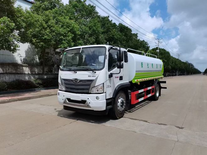 园林绿化道路洒水车厂家定制直销(图1) 园林绿化道路洒水车厂家定制直销(图1)