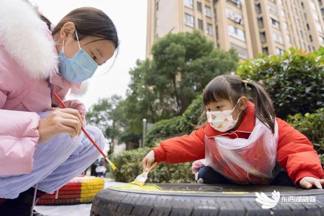 开云 开云体育APP废旧轮胎有啥用？东西湖这个小区有好多！(图2)