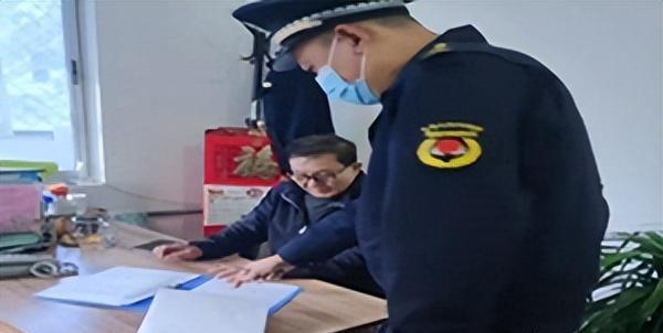 青岛市市开云 开云体育平台南区八大峡执法中队开展园林绿化专项整治活动(图3)