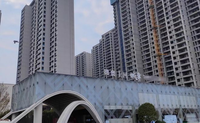 要媲美运达？被诉绿化严重减配！长沙德奥悦东方“坎坷”交房路！开云体育 kaiyun.com 官网入口(图2)