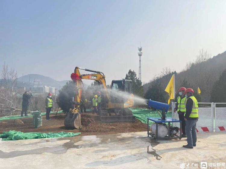 开云 开云体育官网全市园林和林业绿化系统“项目突破年”工作落实现场会暨全市生态绿化项目集中开工_泉城新闻_大众网(图2)