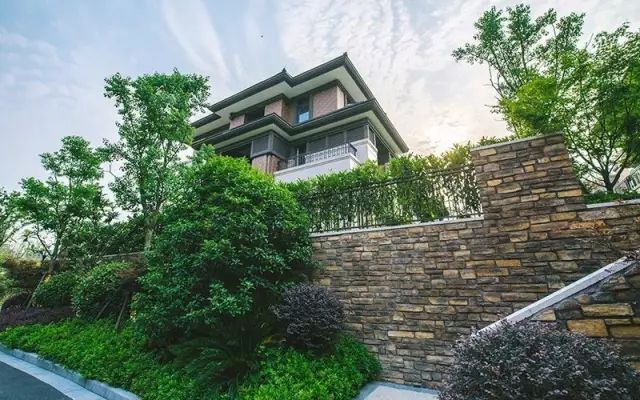 开云体育 开云平台如何在园林工程中营造挡土墙景观？(图5)
