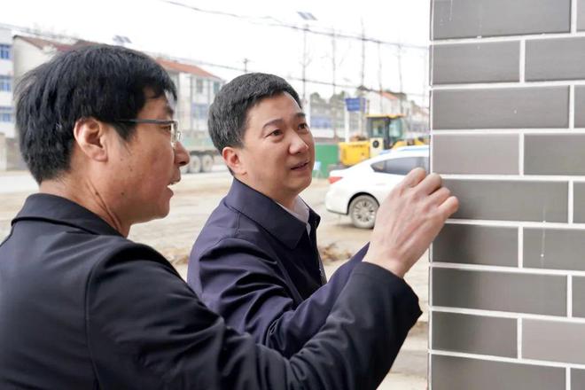 陈风调研农村公路绿化、106国道整体提开云体育 kaiyun.com 官网入口升、擦亮小城镇、千亩月季园建设工作(图2)