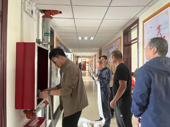 开云体育 kaiyun.com 官网入口园林绿化养护中心开展消防安全应急演练(图1)