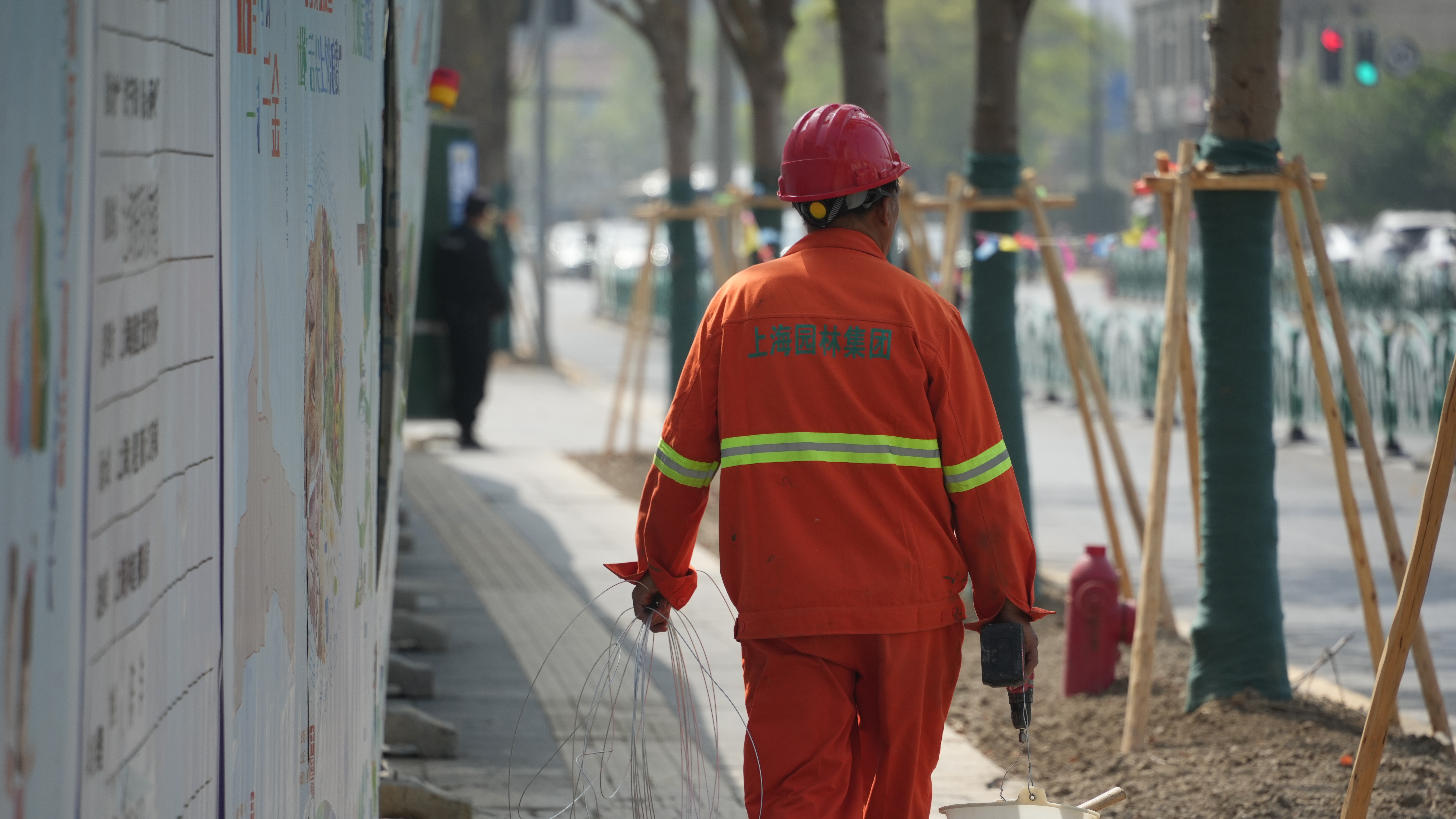 开云体育 开云平台武宁南路绿化恢复项目：地铁工地变绿地花园旧貌换新颜(图7)