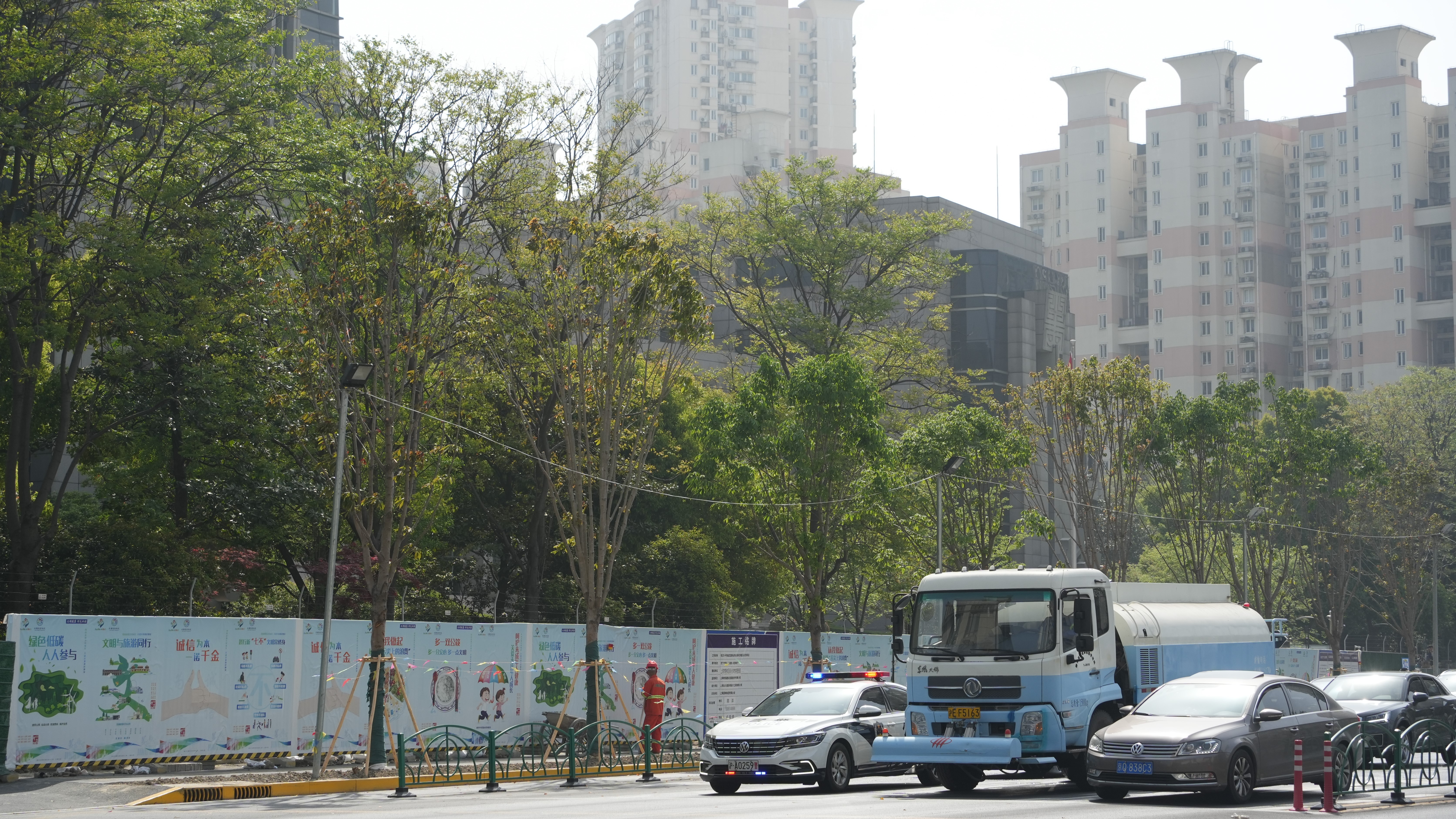 开云体育 开云平台武宁南路绿化恢复项目：地铁工地变绿地花园旧貌换新颜(图8)