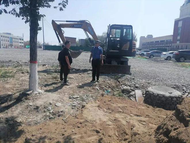 园林绿化养护中心开展林床绿地环境卫生整治行动开云体育 开云平台(图1)