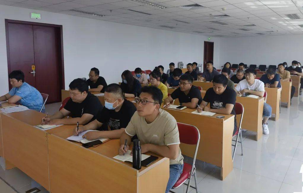 区园林绿化局召开古树名木保护管理培训和工作部署会开云APP 开云官网入口(图2)