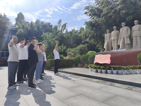 罗山县住建局园林绿化中心：“迎七一” 秉承红色信仰 弘扬不朽革命精神开云 开云体育平台(图1)