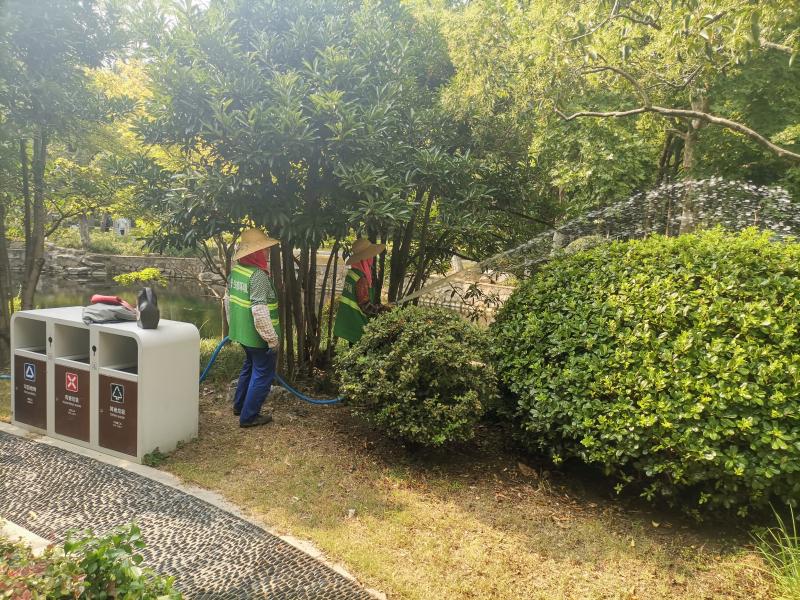 开云体育 Kaiyun.com 官网入口区园林绿管中心：加强补水养护庐阳各公园为绿化“解渴”(图1)
