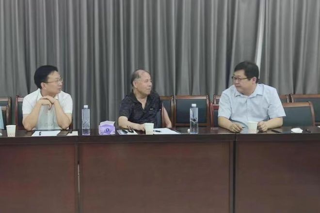 Kaiyun 开云把脉问诊 科学防治 省园林专家现场指导商丘市园林绿化养护管理(图3)