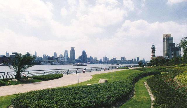 为何中国城市道路喜欢建绿化带而欧洲国家却没有呢？看完就懂了Kaiyun 开云(图3)