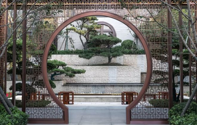 玩转庭院:开云 开云体育平台11个“中式庭院”设计案例院子这样造几十年不落伍(图1) 玩转庭院:开云 开云体育平台11个“中式庭院”设计案例院子这样造几十年不落伍(图1)