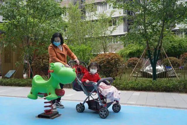 开云体育 Kaiyun.com 官网入口老旧小区改造进行时(85) 绿化提升后的老旧小区怎么这么好看!(图5) 开云体育 Kaiyun.com 官网入口老旧小区改造进行时(85) 绿化提升后的老旧小区怎么这么好看!(图5)