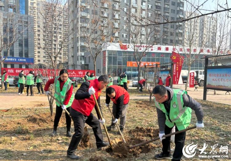 Kaiyun 开云德州市园林绿化服务中心开展义务植树活动_大众网(图2)