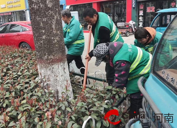 驻马店开发区城开云体育 Kaiyun.com 官网入口市管理局全面开展春季园林绿化补植行动(图3)
